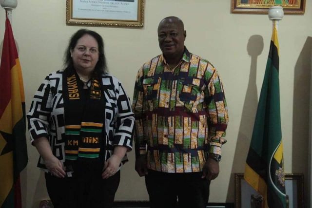 H. E. Shlomit Sufa with the Mayor of the Kumasi Metropolitan Assembly 